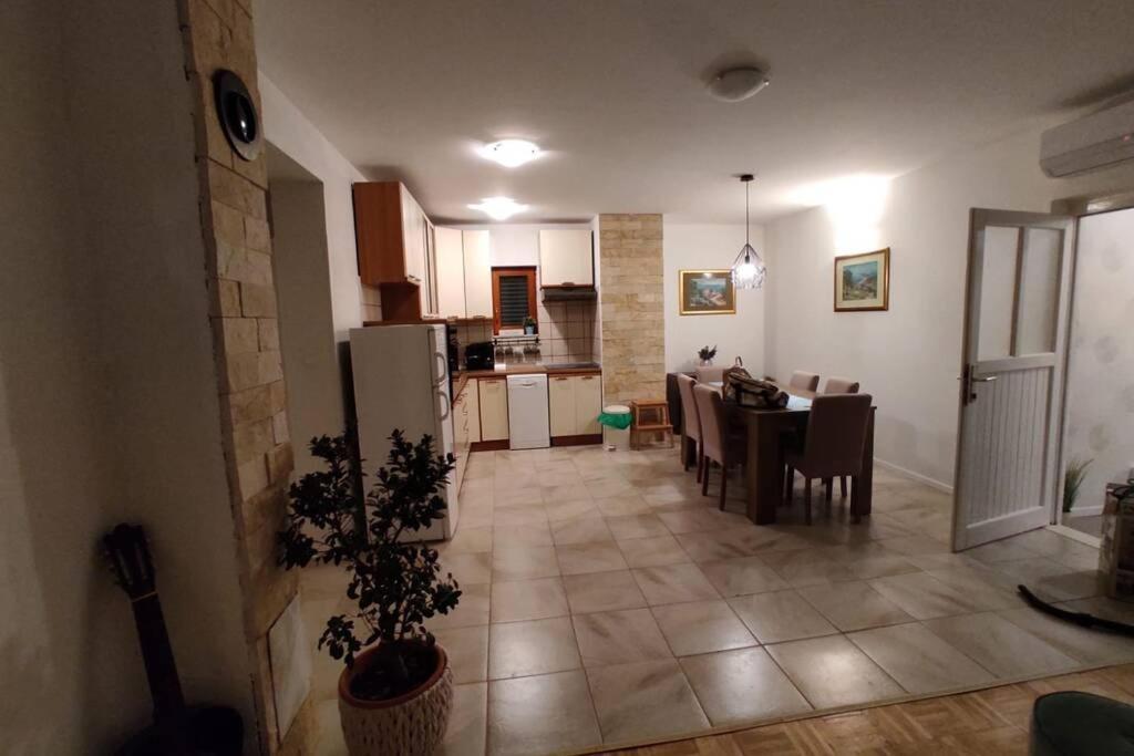 Kuca Za Odmor M&J Villa Benkovac Bagian luar foto