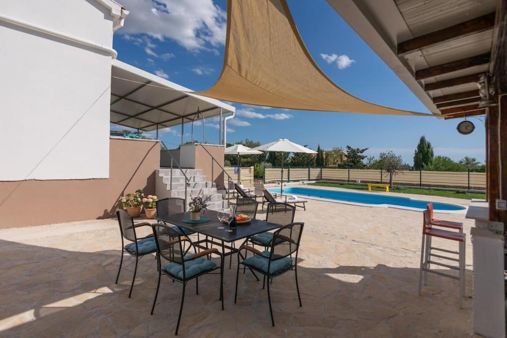 Kuca Za Odmor M&J Villa Benkovac Bagian luar foto